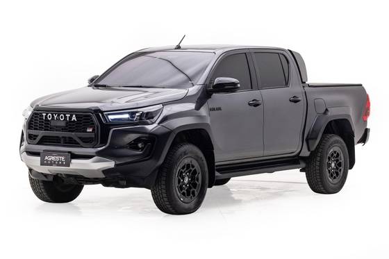 TOYOTA HILUX 2.8 D-4D TURBO DIESEL CD GR-S 4X4 AUTOMÁTICO TOYOTA HILUX 2.8 D-4D TURBO DIESEL CD GR-S 4X4 AUTOMÁTICO